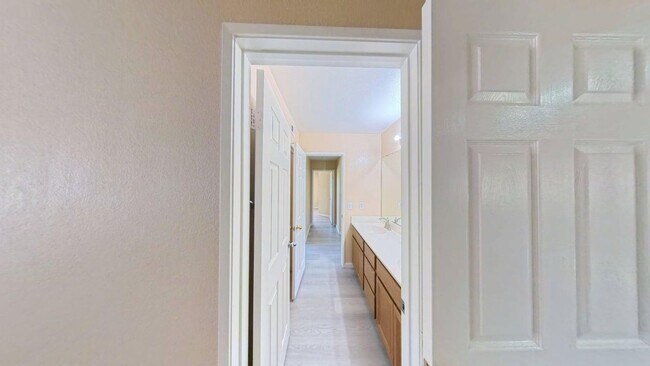 Building Photo - 37978 Spur Dr