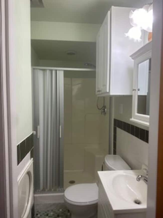 Building Photo - Lovely Colonial Home in Sharpley