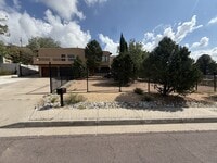 Building Photo - 500 Oakwood Pl NE