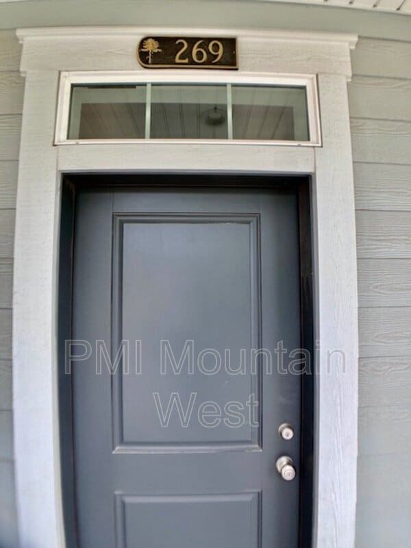 Building Photo - 269 E Ellen Ln