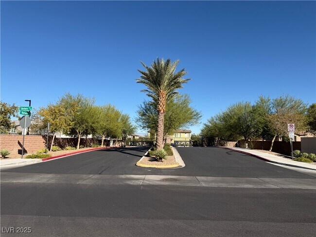 Building Photo - 20 Barbara Ln