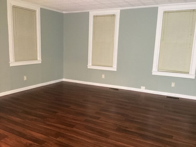 Building Photo - 224 W North St