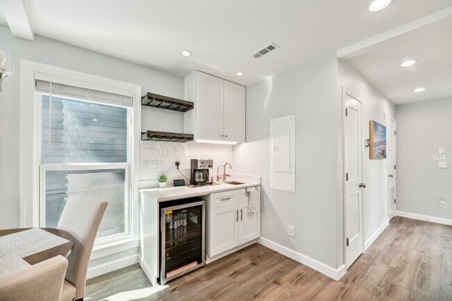 Building Photo - 111 Hanover St