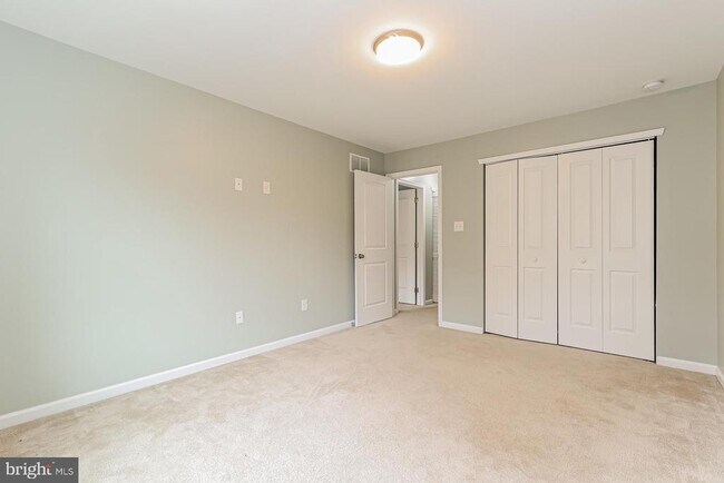 Building Photo - 5 Lani Ln