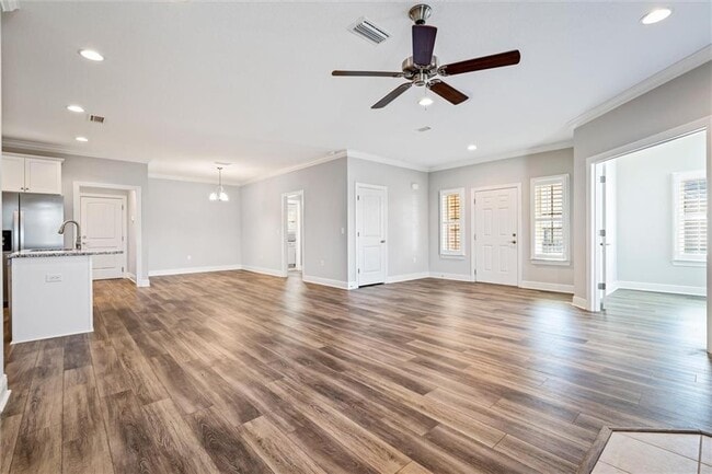 Building Photo - 1203 Holmes Ave