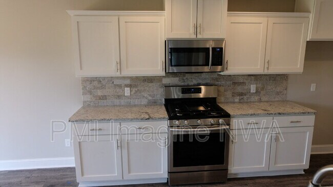 Building Photo - 474 N Yona Ln