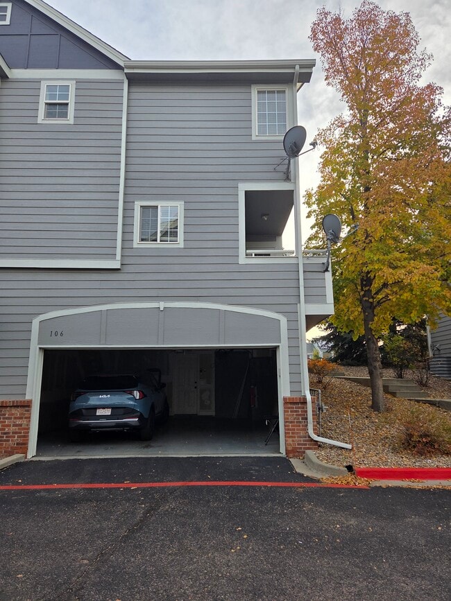 Building Photo - 1338 S Danube Ct