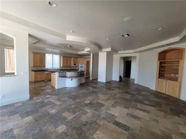 Building Photo - 8304 Broad Peak Dr
