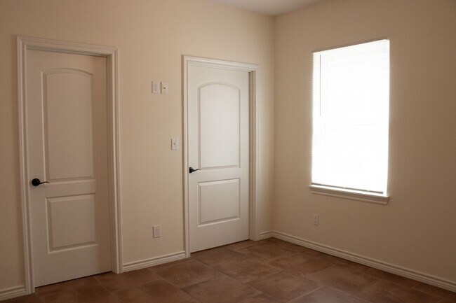 Building Photo - Brand New 1 Bedroom / 1 Bathroom Apartments in Lindale!