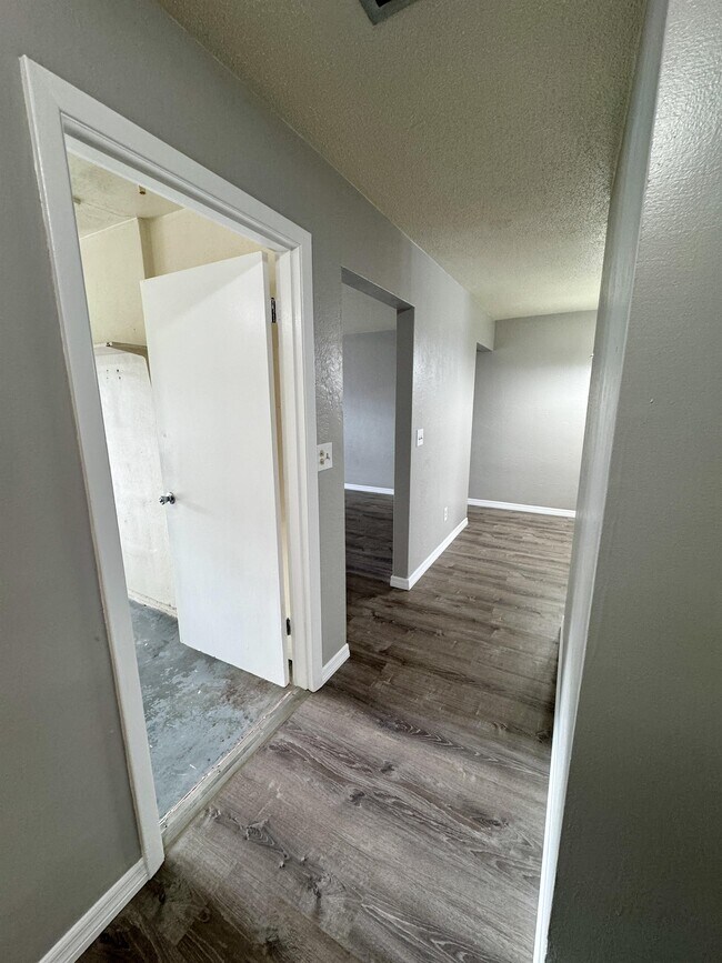 Building Photo - 2241 Granada Dr