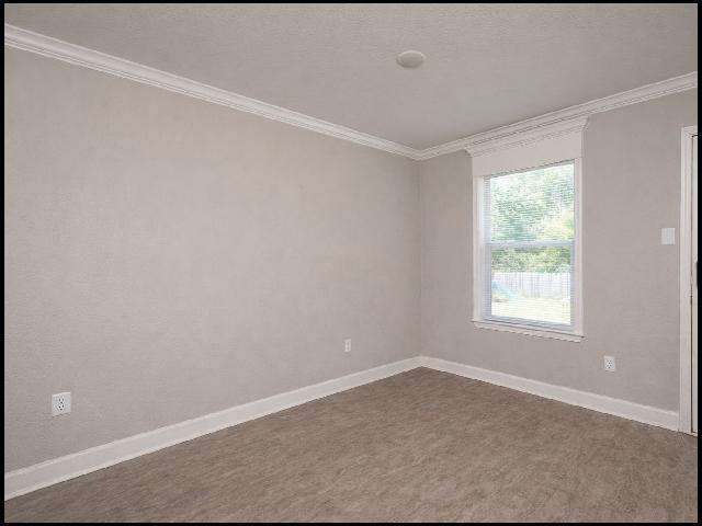 Building Photo - 209 Sparrow Rd