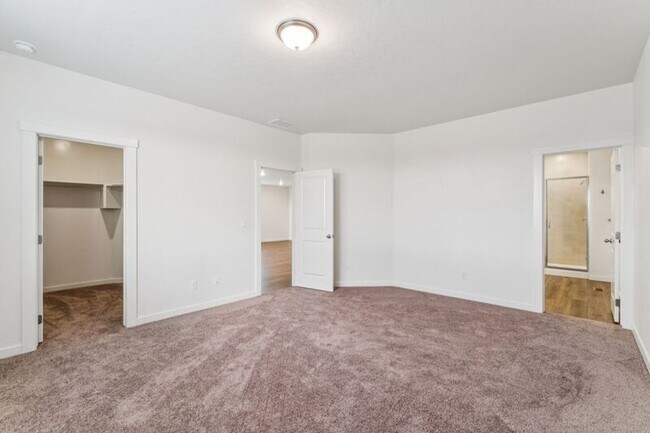 Building Photo - 7877 E Beaufort St