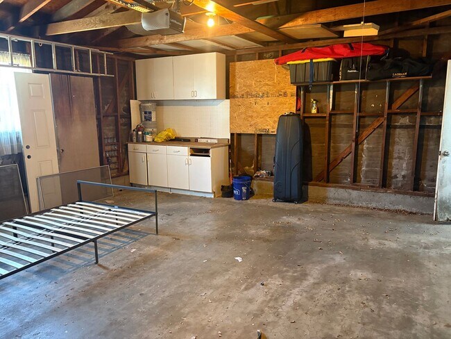 Building Photo - WALK TO SDSU! 4 bed 2 bath House w/ A/C