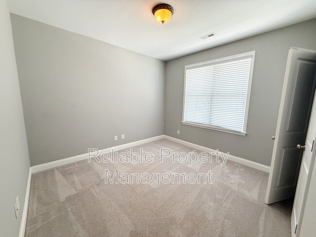Building Photo - 256 Denby Cir