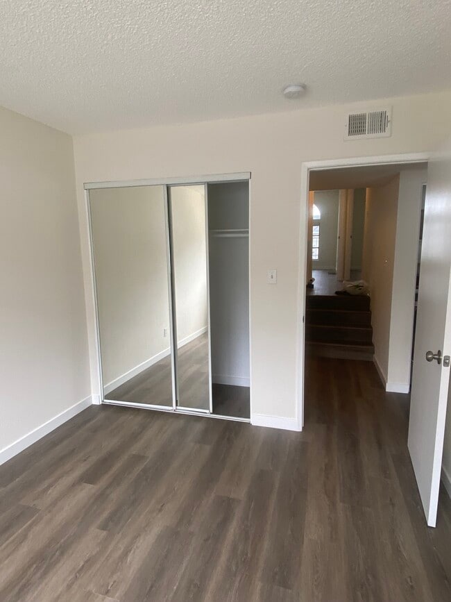 Building Photo - 14520 Plummer St