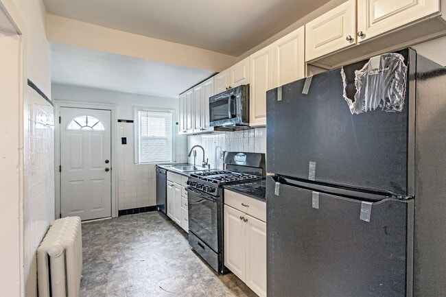 Building Photo - 3 bedroom, 1 bath charming townhome in Wilmington