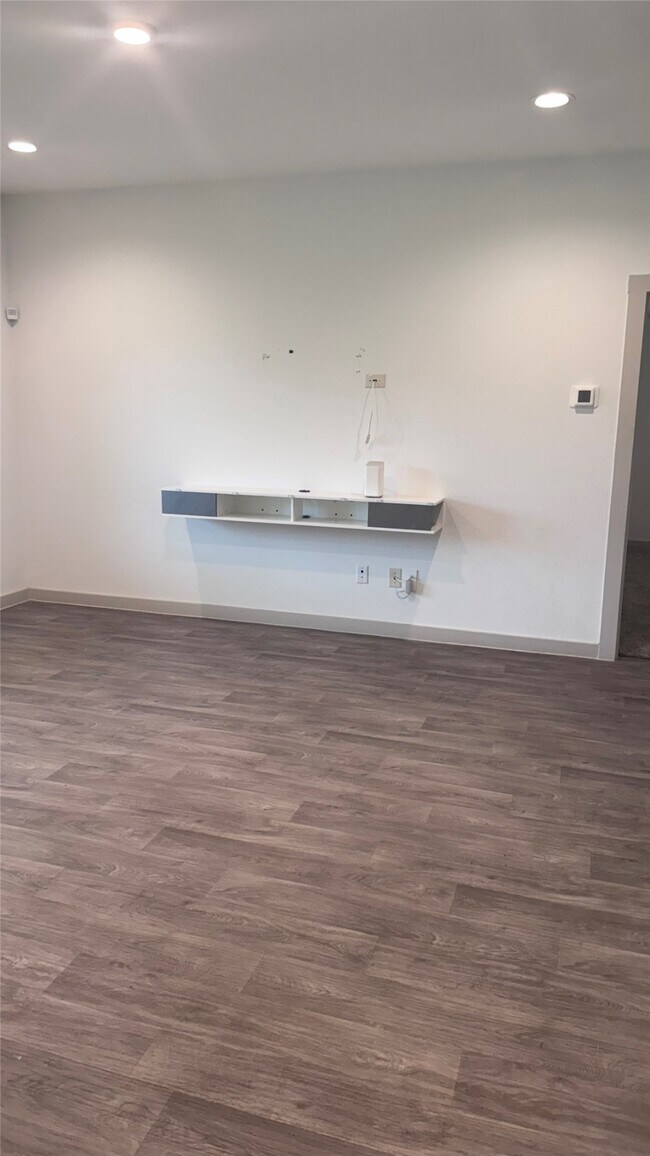 Building Photo - 7807 Cattleman Vly Dr