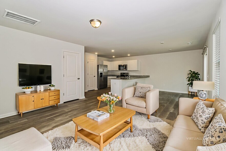 Building Photo - 2517 Upland Cir