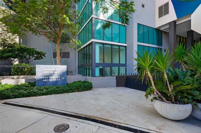 Building Photo - 480 NE 31st St