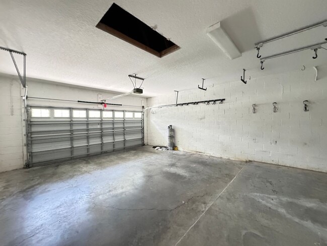 Building Photo - 4813 River Gem Ave