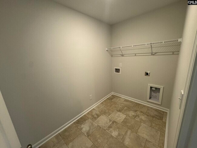 Building Photo - 3081 Hallsdale Dr