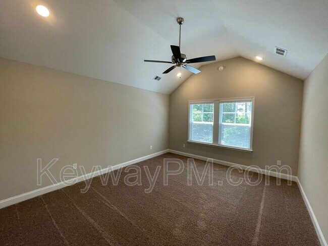 Building Photo - 3089 Venetian Dr