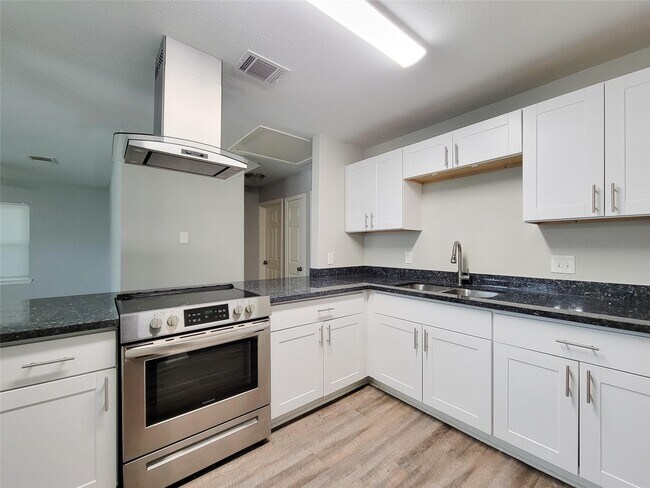 Building Photo - 5242 Keystone St