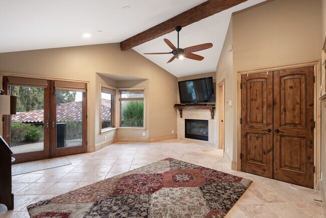 Guest House - 22560 Carbon Mesa Rd