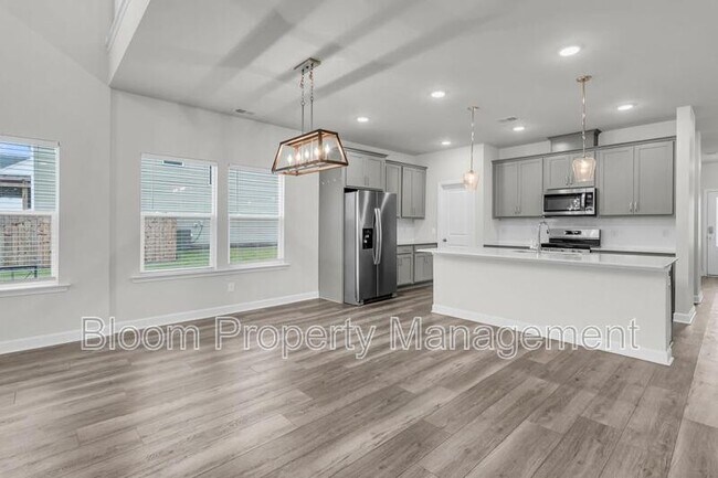 Building Photo - 450 Carrara Dr
