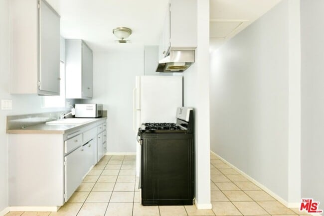Building Photo - 26 Ozone Ave