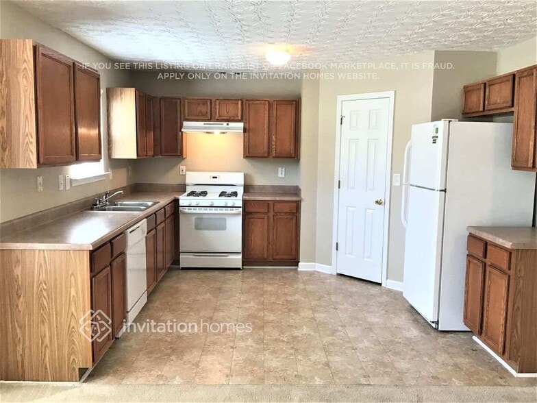 Building Photo - 1014 Lear Dr