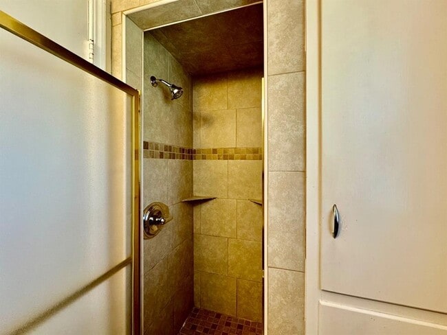 Building Photo - 3222 N Holman Ct