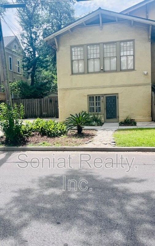 Primary Photo - 7 Allard Blvd