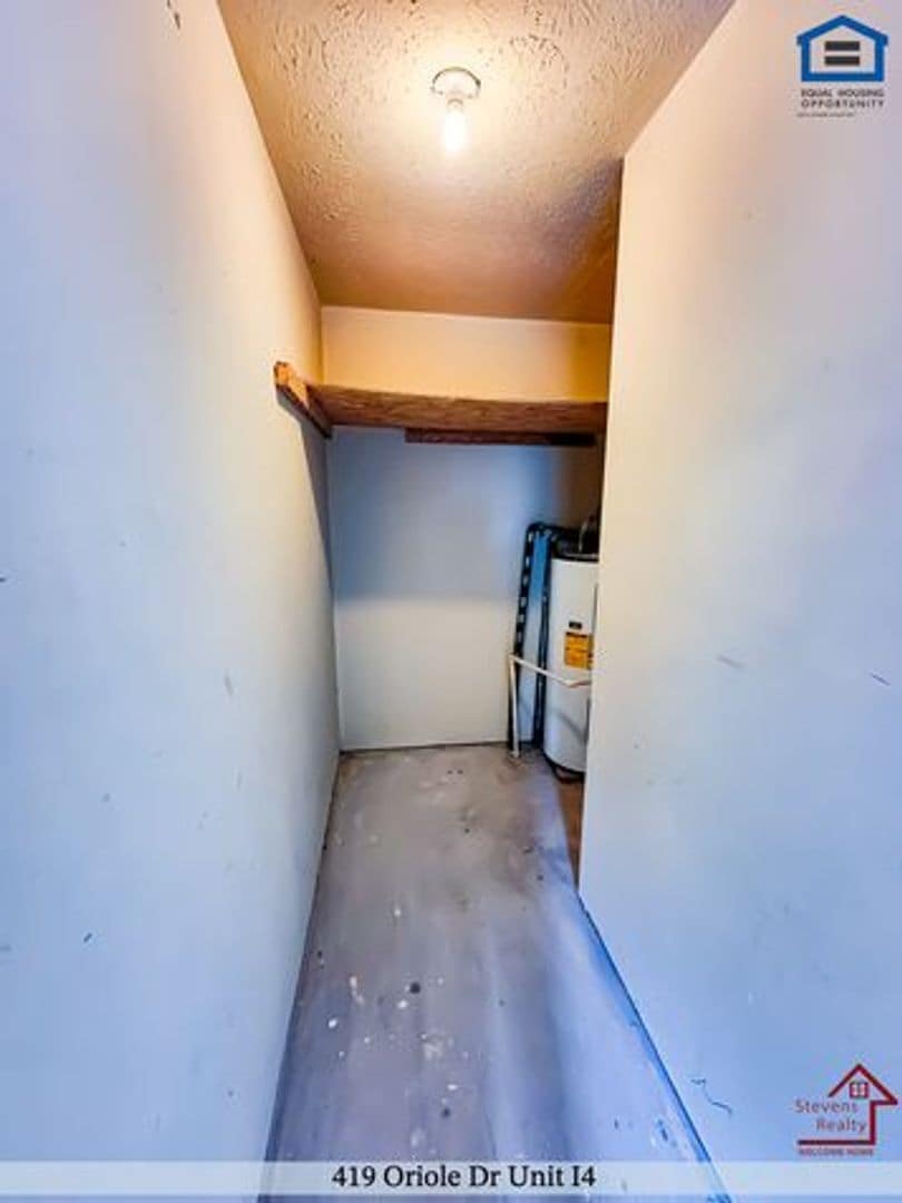 Building Photo - 419 Oriole Dr