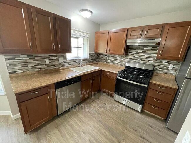 Building Photo - 1725 Orletto Way