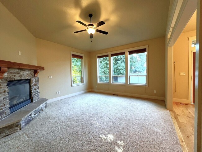 Building Photo - Beautiful 3 bed 2 bath home in The Preserv...