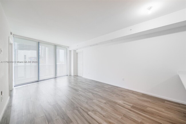 Building Photo - 801 S Miami Ave