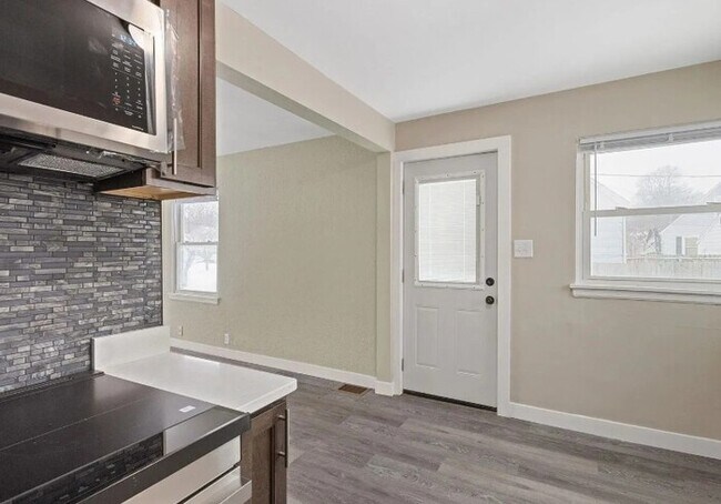 Building Photo - Welcome Home!