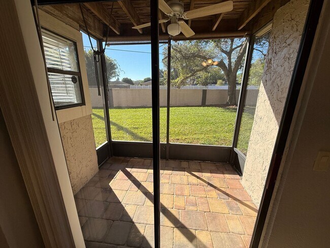 Building Photo - Adorable 1 Bed 1 Bath Winter Park Condo