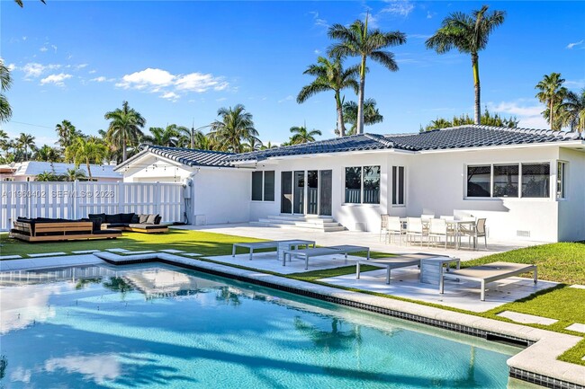 Building Photo - 750 Harrison St