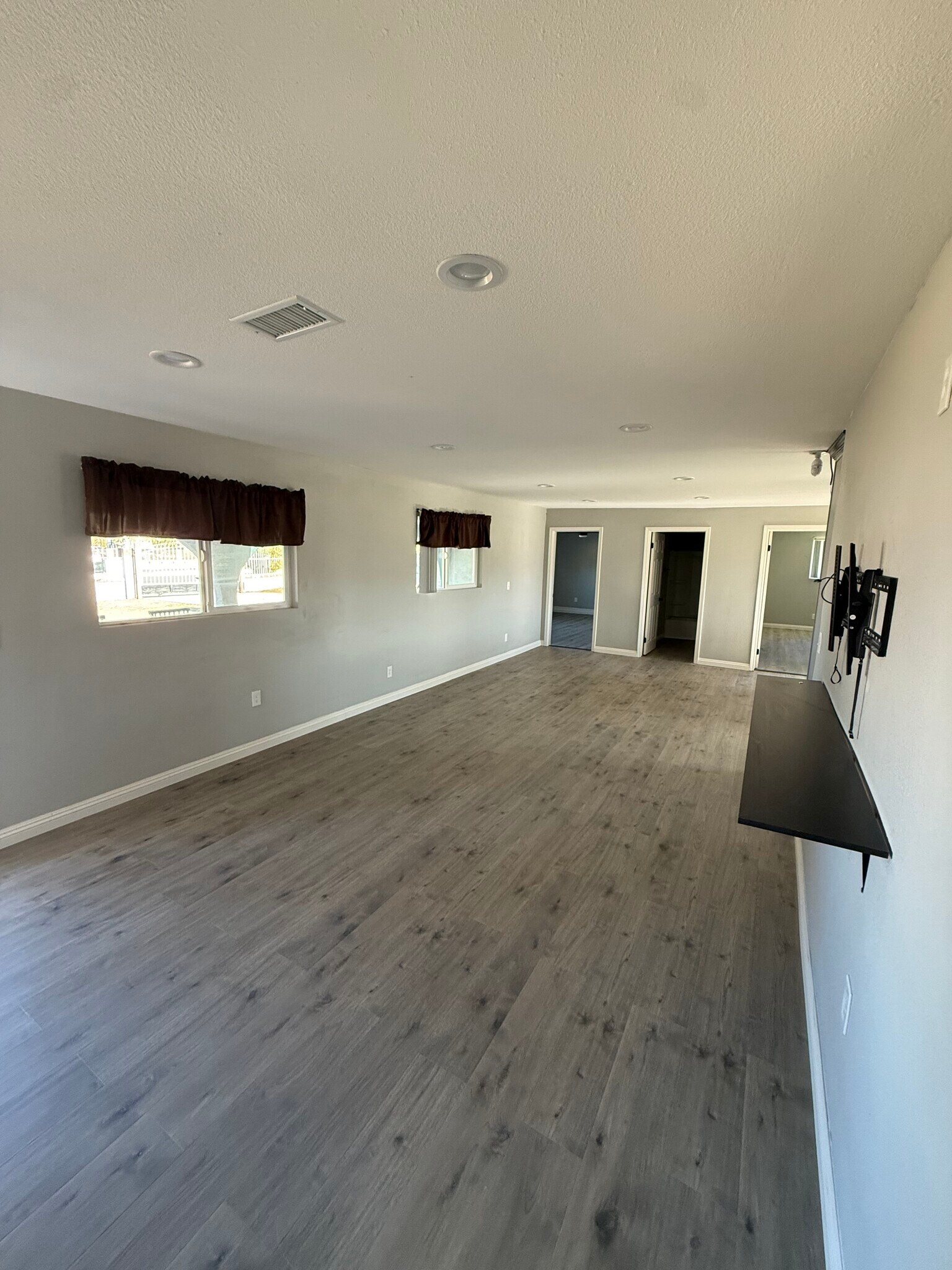 Living room - 9302 E Avenue R14