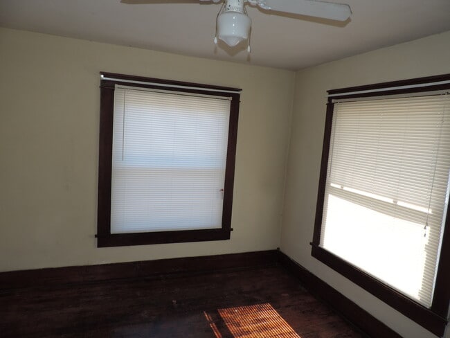 Building Photo - 108 S College St