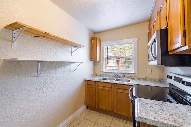 Building Photo - 1610 E 19th Ave