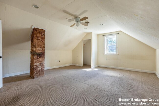 Building Photo - 59 Hillside St