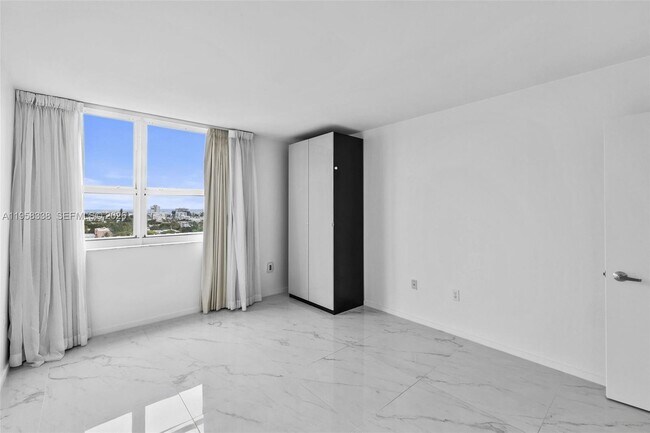 Building Photo - 650 West Ave