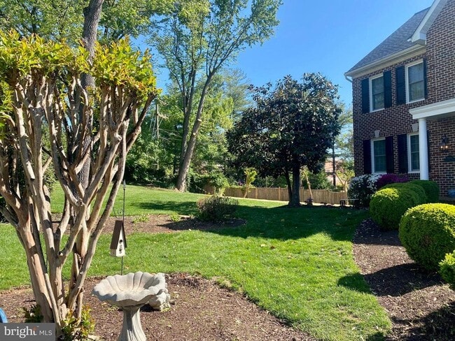 Building Photo - 7806 Birnam Wood Dr