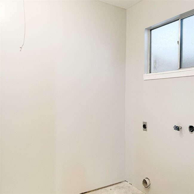 Building Photo - 7331 Chasewood Dr