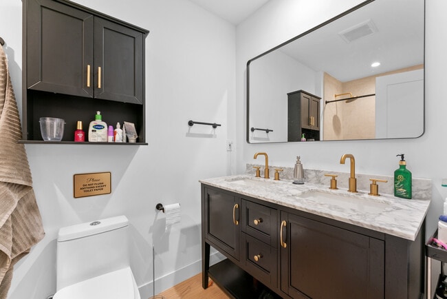 Building Photo - 351 S Catalina St