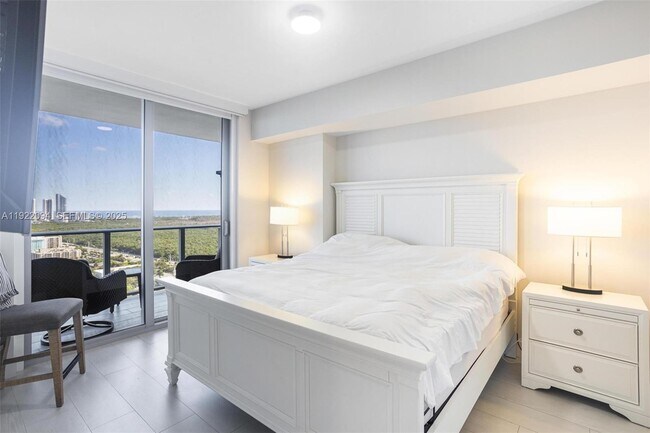 Building Photo - 16385 Biscayne Blvd