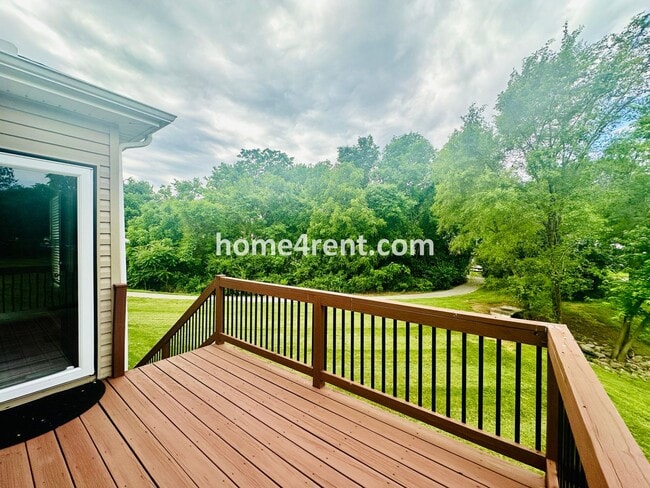 Building Photo - Ranch Style Home w/ Updated Kitchen, including SS Appliances and Granite Counters Plus a Large Un...